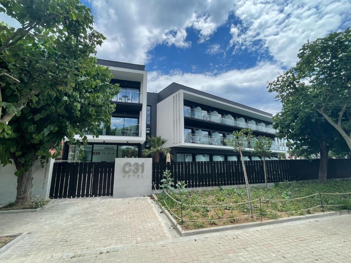 Hotel C31 Castelldefels Bagian luar foto