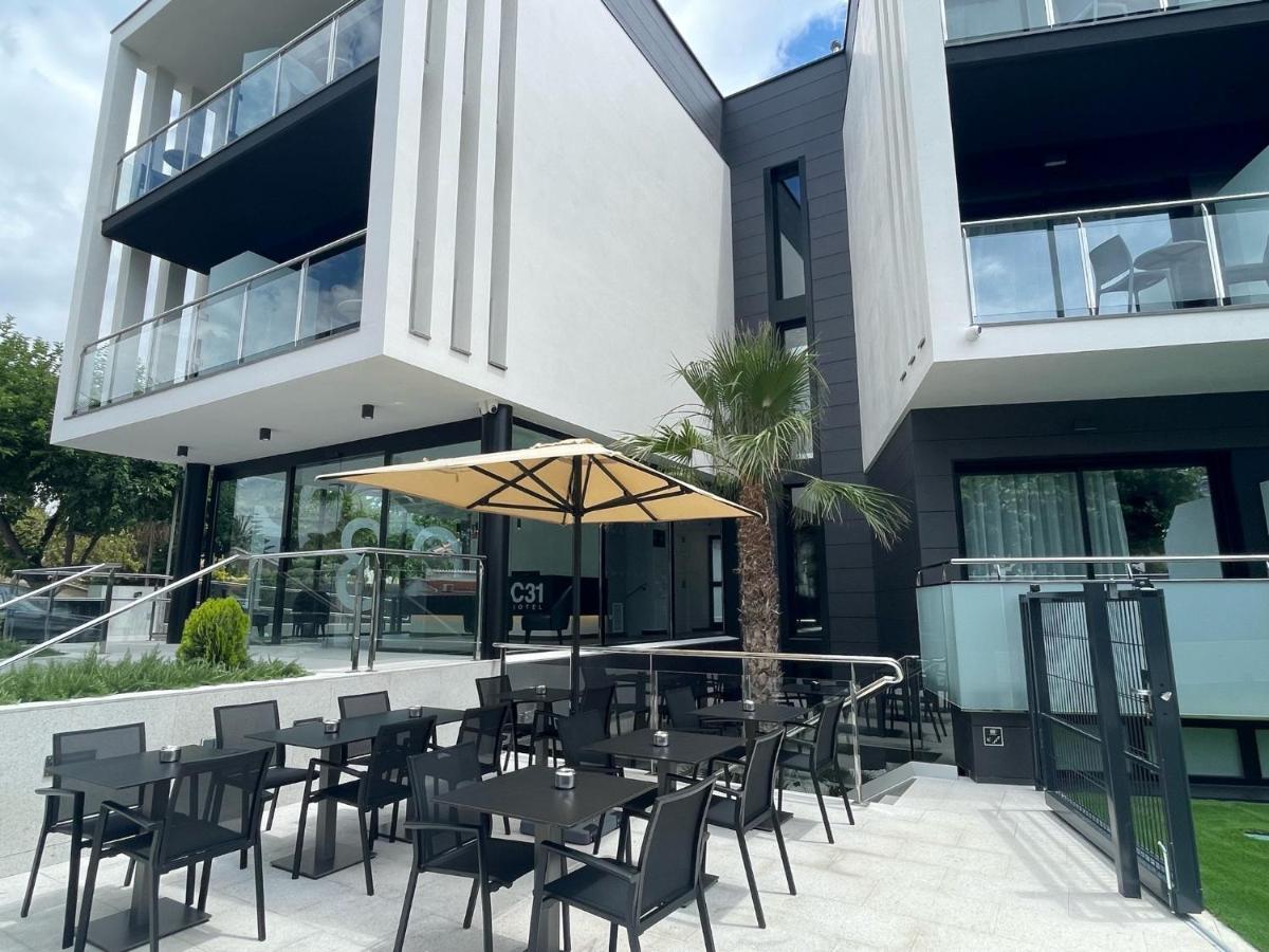 Hotel C31 Castelldefels Bagian luar foto