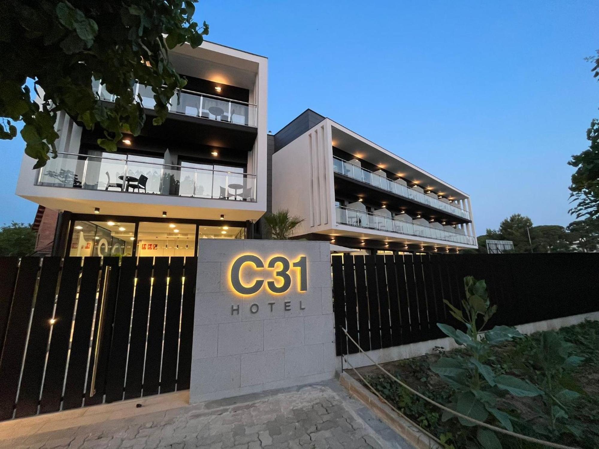 Hotel C31 Castelldefels Bagian luar foto