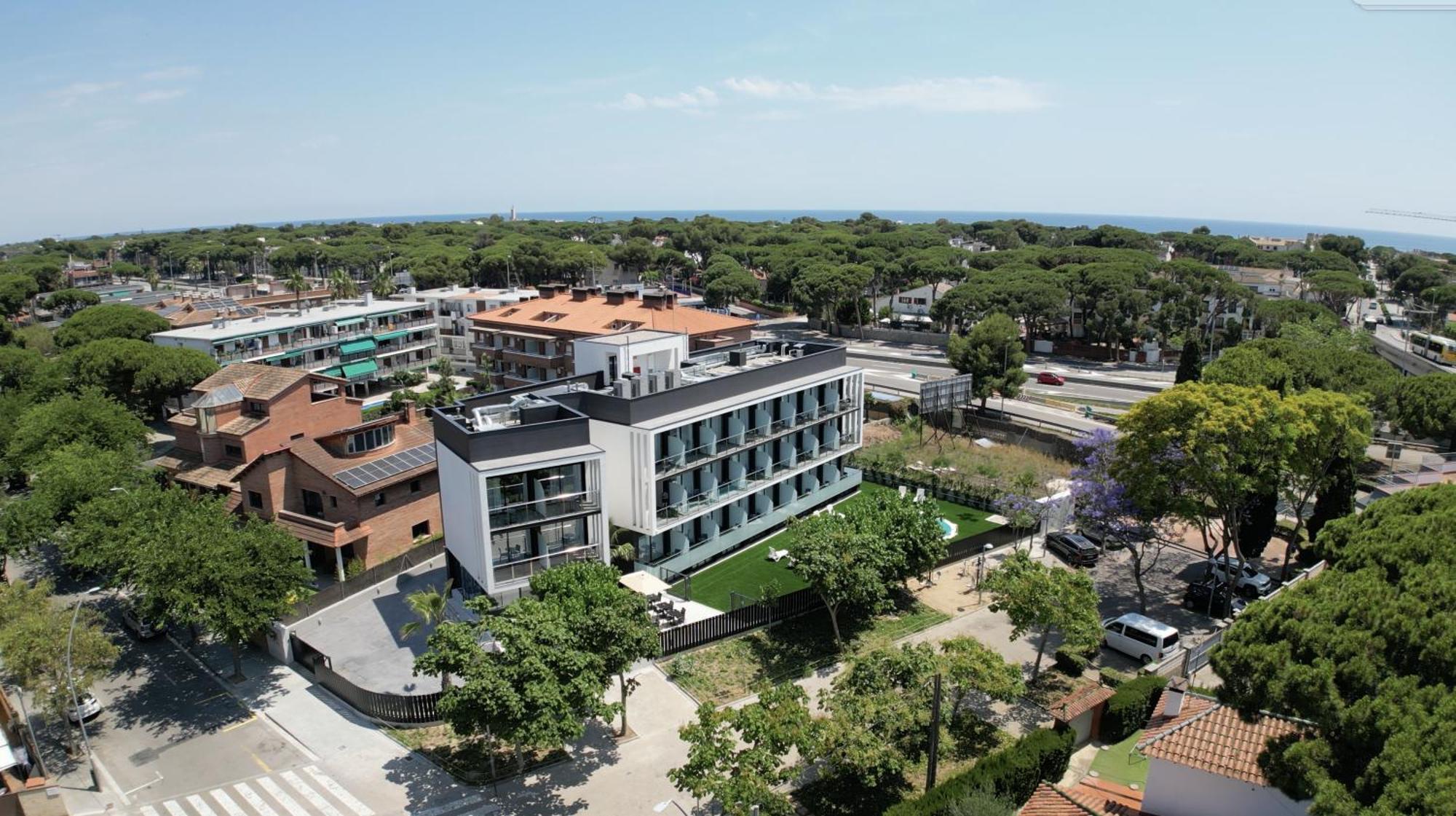 Hotel C31 Castelldefels Bagian luar foto
