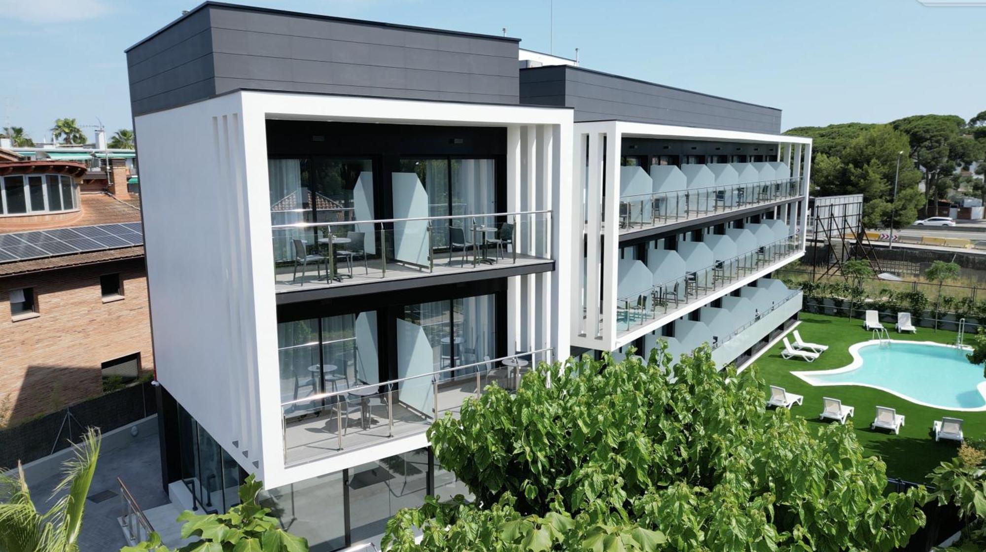 Hotel C31 Castelldefels Bagian luar foto