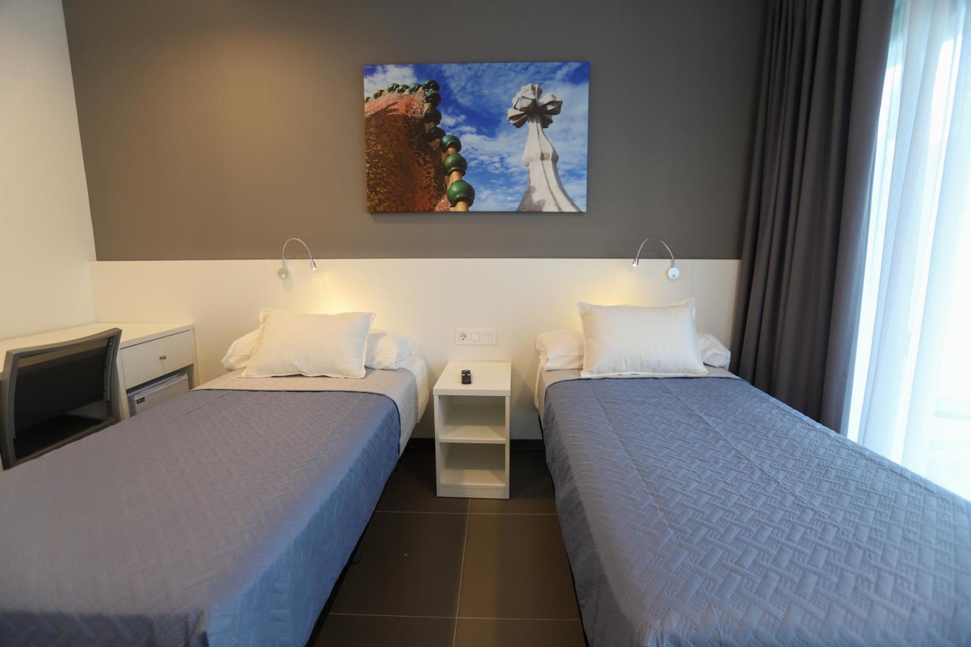 Hotel C31 Castelldefels Bagian luar foto