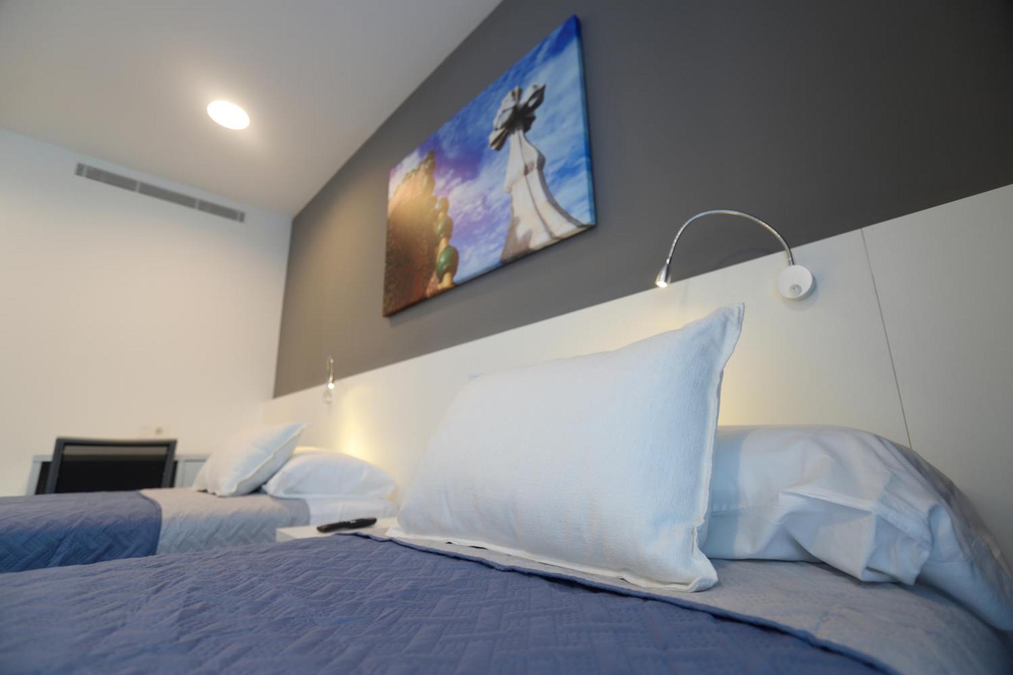 Hotel C31 Castelldefels Bagian luar foto