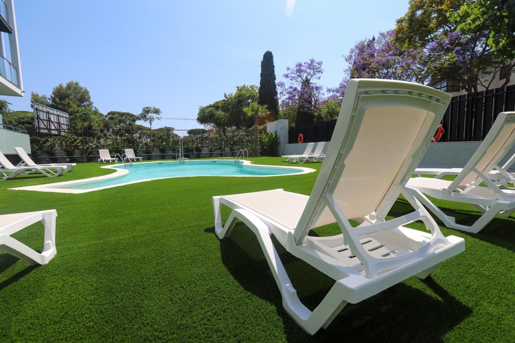 Hotel C31 Castelldefels Bagian luar foto